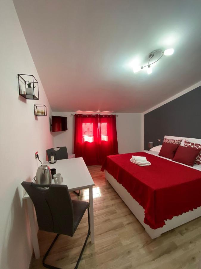 Cadoni Guest House Боза Екстериор снимка