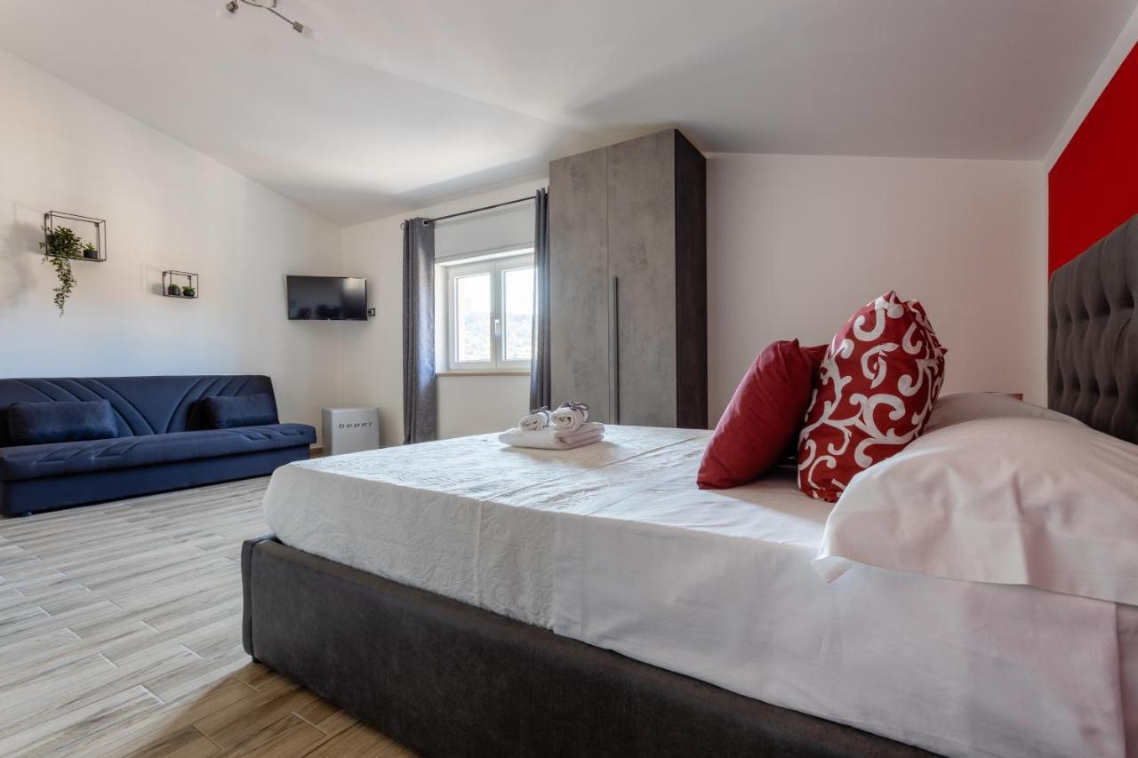 Cadoni Guest House Боза Екстериор снимка
